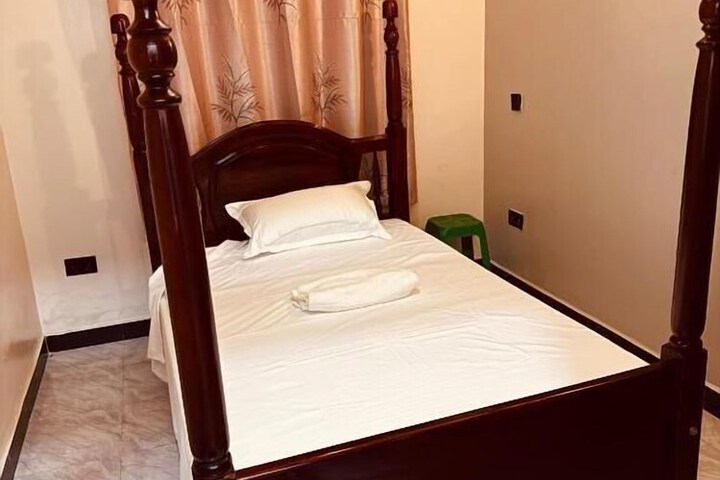 Room 2 of 15