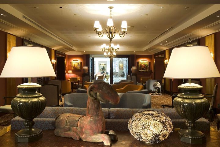 Lounge 47 of 63