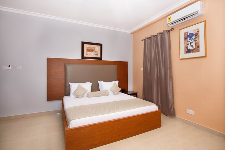Room 3 of 44