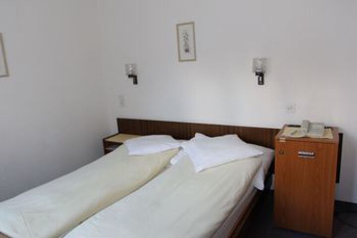 Room 45 of 53