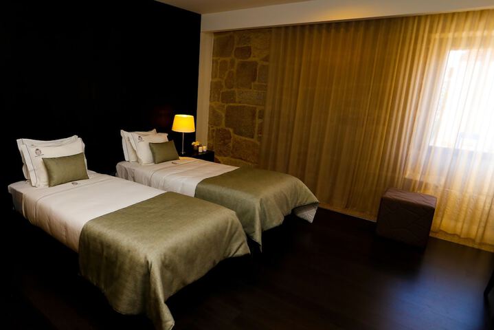 Room 3 of 60