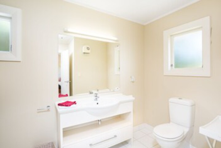 Room 4 of 11