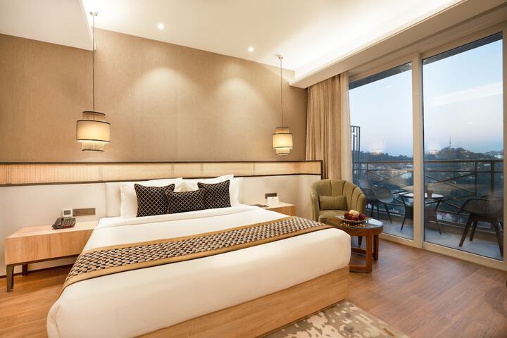 Room 10 of 51