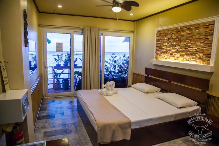 Room 4 of 92