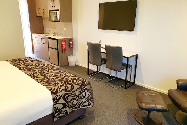 Room 28 of 104