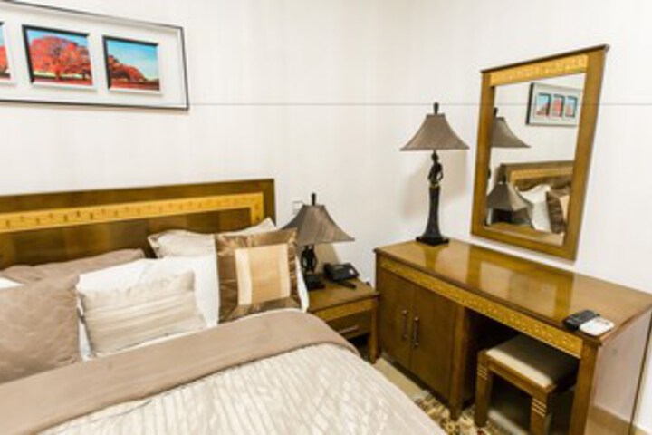 Room 16 of 25