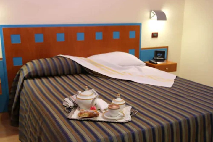 Room 5 of 39