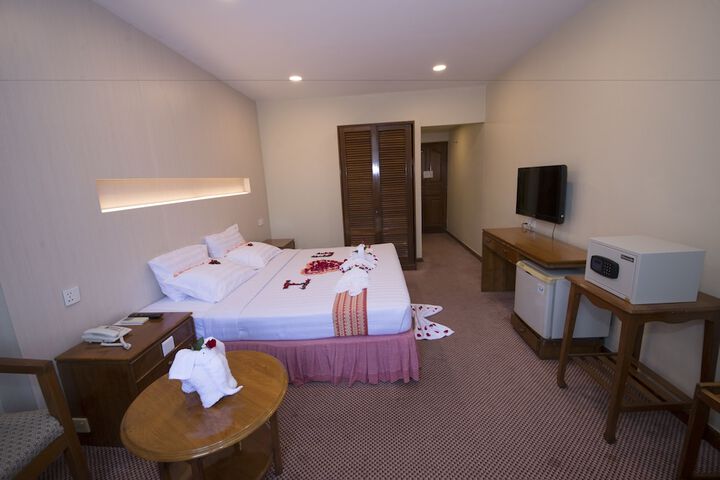 Room 15 of 48