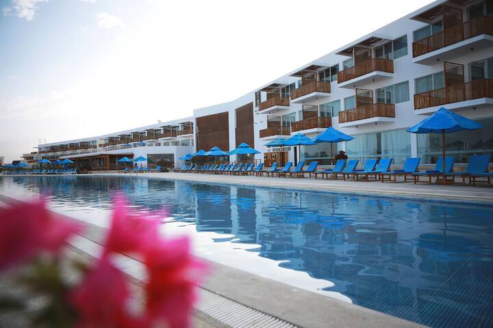 Pool Hotel