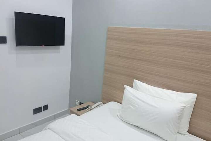 Room 4 of 47