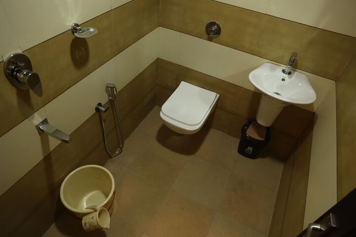 Room 44 of 63