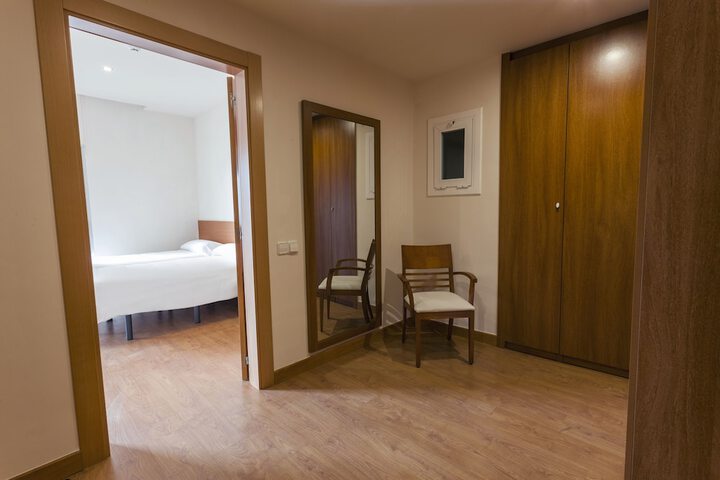Room 6 of 89