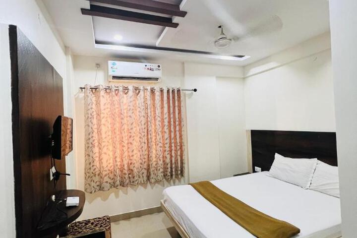 Hotel new dreams inn