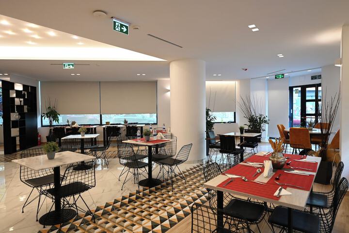 Dining 190 of 200