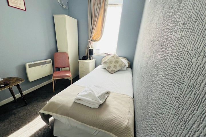 Room 32 of 78