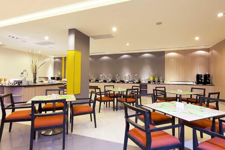 Dining 42 of 62