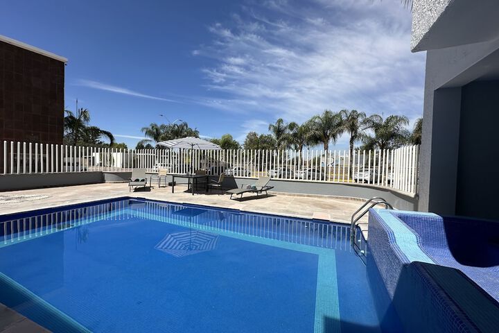 Pool 62 of 166