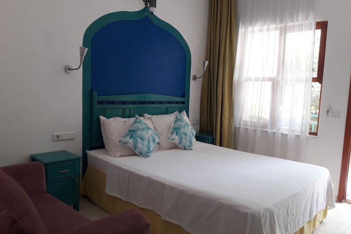Room 22 of 144