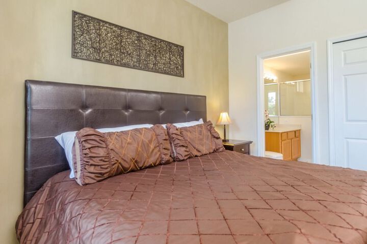 Room 20 of 195
