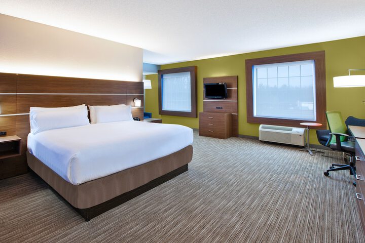 1 King Bed (4 of 23)