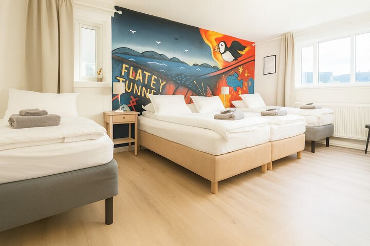 Room 4 of 36