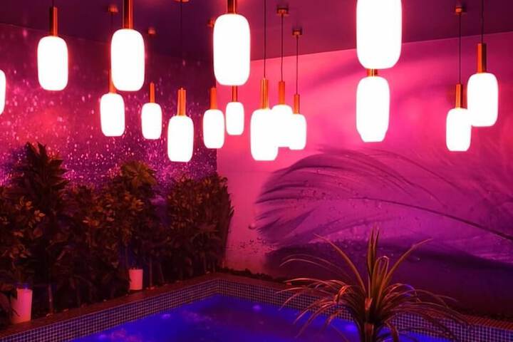 Pool 51 of 61