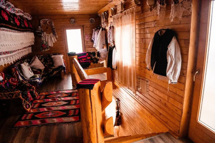 Room 7 of 13