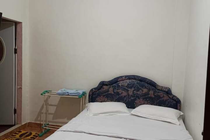 Room 15 of 25