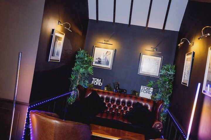 Lounge 90 of 105