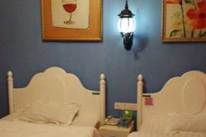 Room 5 of 29