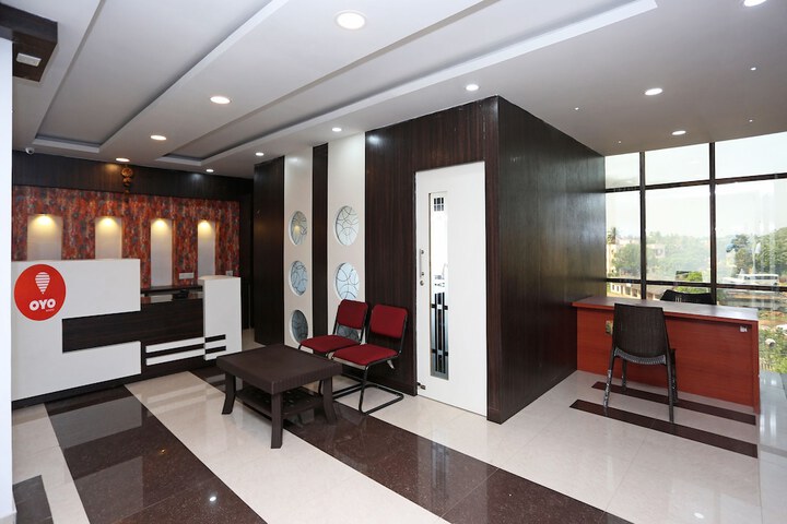 OYO 9048 HOTEL LUCIFER
