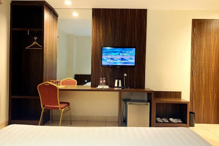 Room 11 of 26