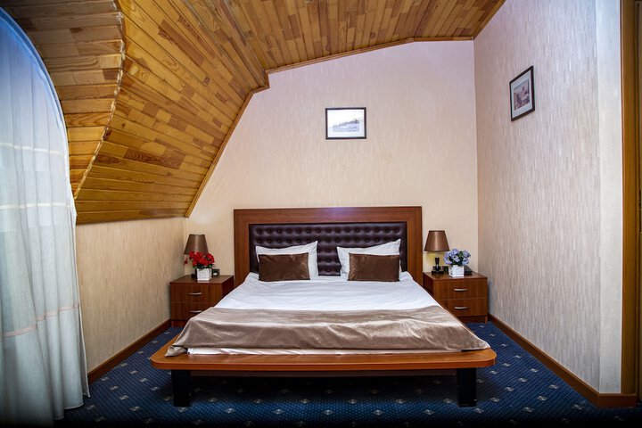 Room 19 of 34