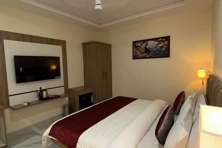 Room 27 of 59