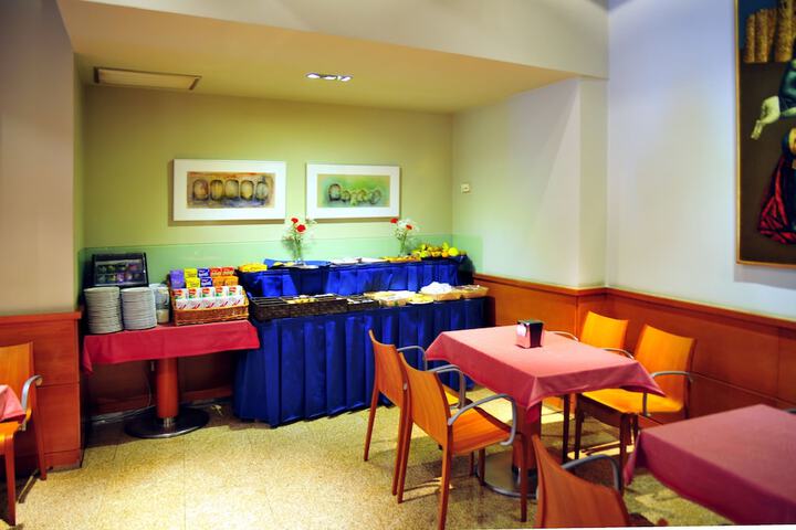 Breakfast area