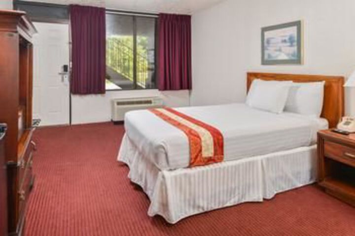 Room 14 of 60