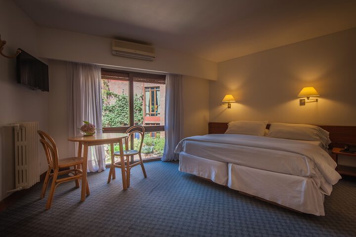 Room 10 of 60