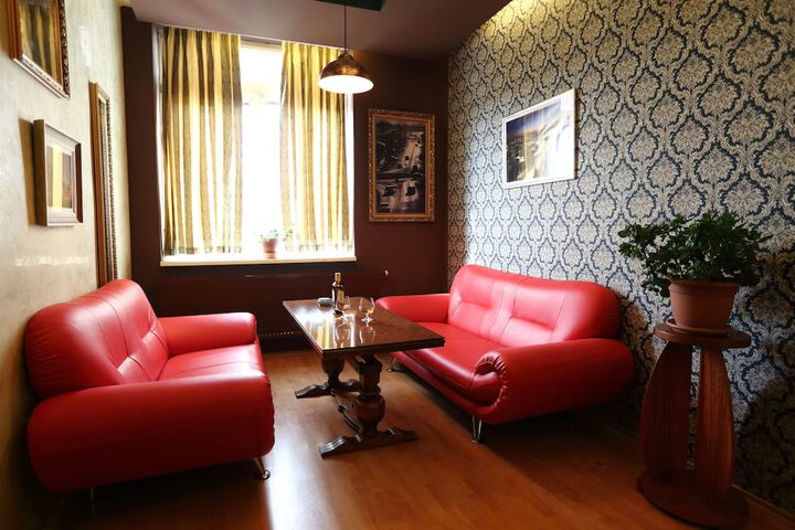 Lounge 30 of 40