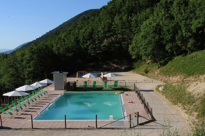 Pool 13 of 20