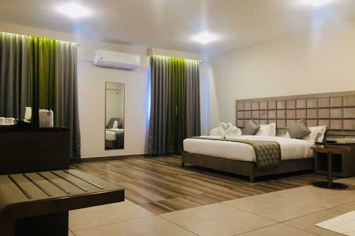 Room 8 of 19