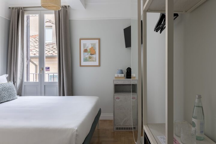 Room 32 of 71
