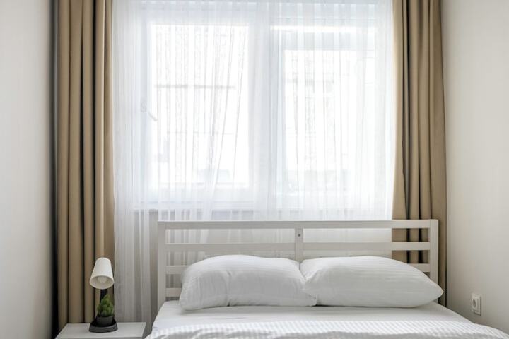 Room 55 of 293