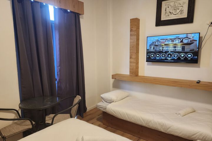Room 21 of 141