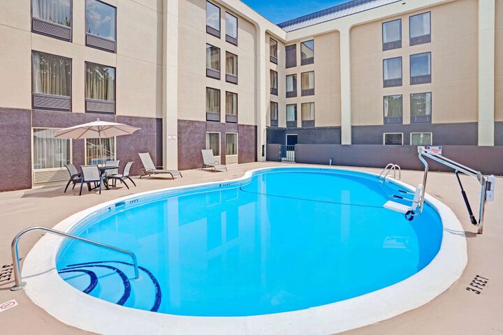 Pool Hotel
