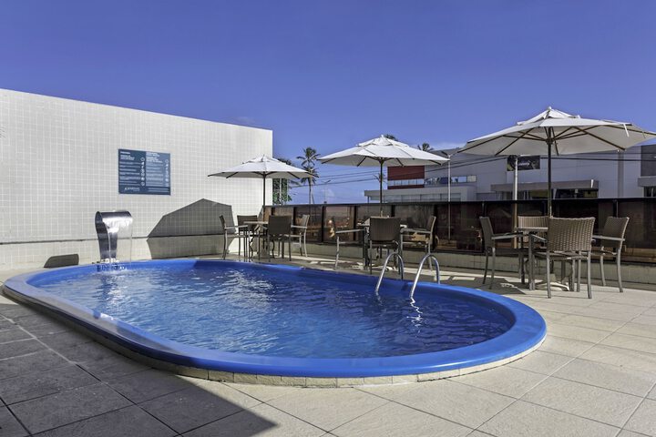 Hotel Pool