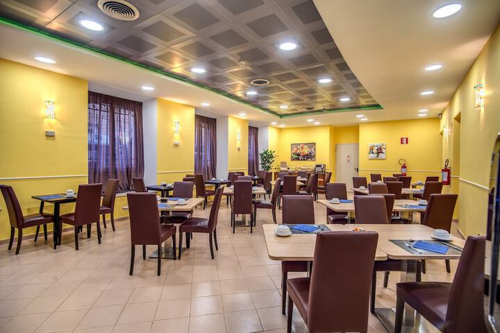 Dining 59 of 87