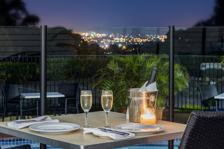 Dining Photos