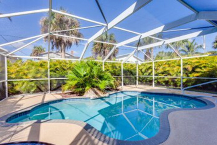 Pool 17 of 27
