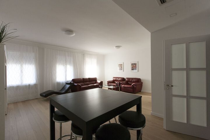 Room 8 of 36