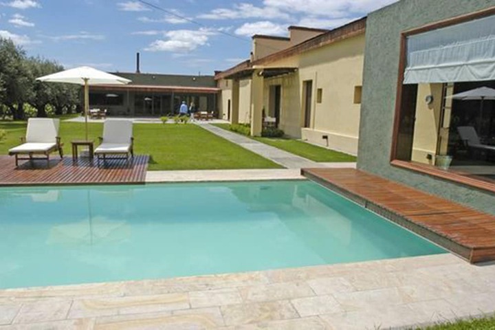 Hotel Pool